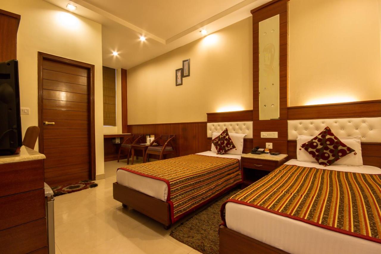 Hotel Aster Inn New Delhi Kültér fotó