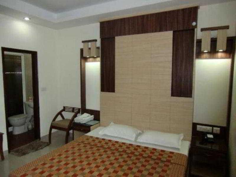 Hotel Aster Inn New Delhi Kültér fotó